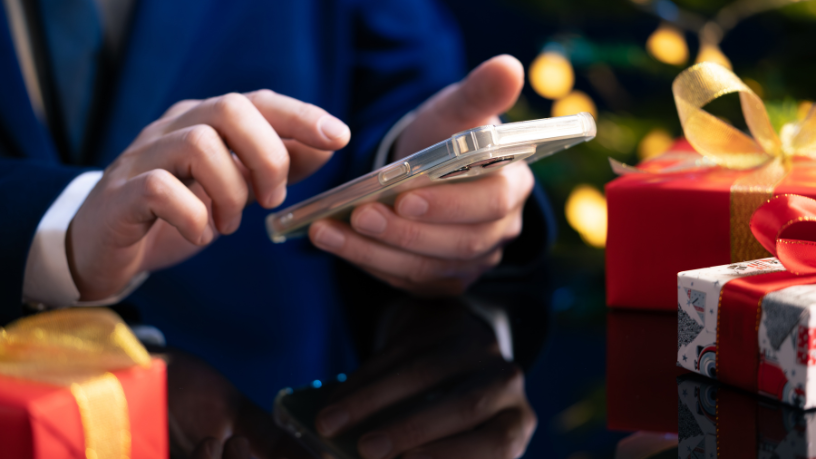 Cuidados em contratos digitais para o consumidor segundo Hebron Costa Cruz de Oliveira.