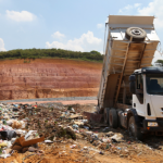 Aterro sanitário com critérios técnicos e operação correta analisados por Odair Jose Mannrich.